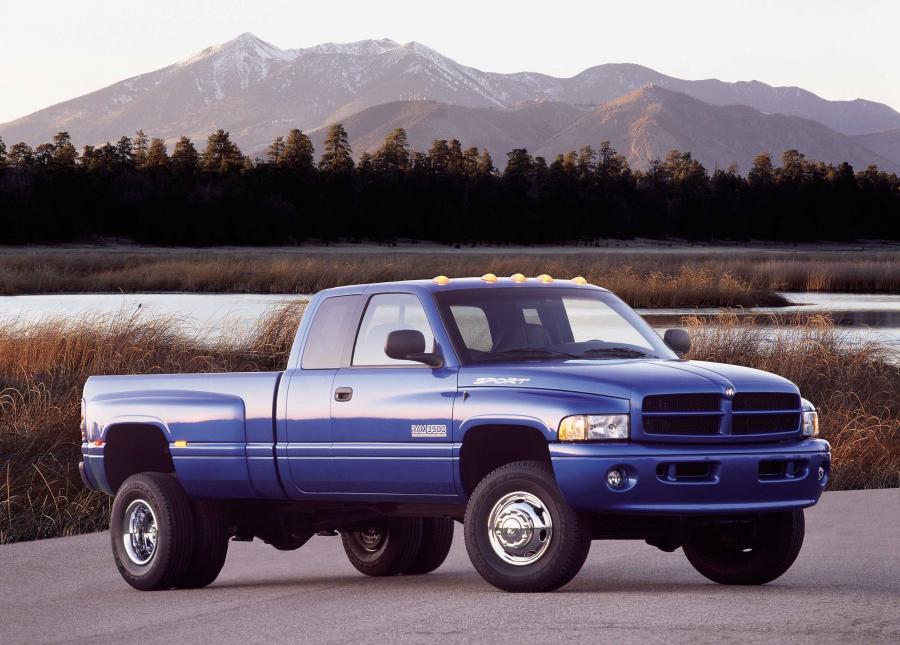  Dodge Ram Heavy Duty 1994 года  (фото 3 из 17)